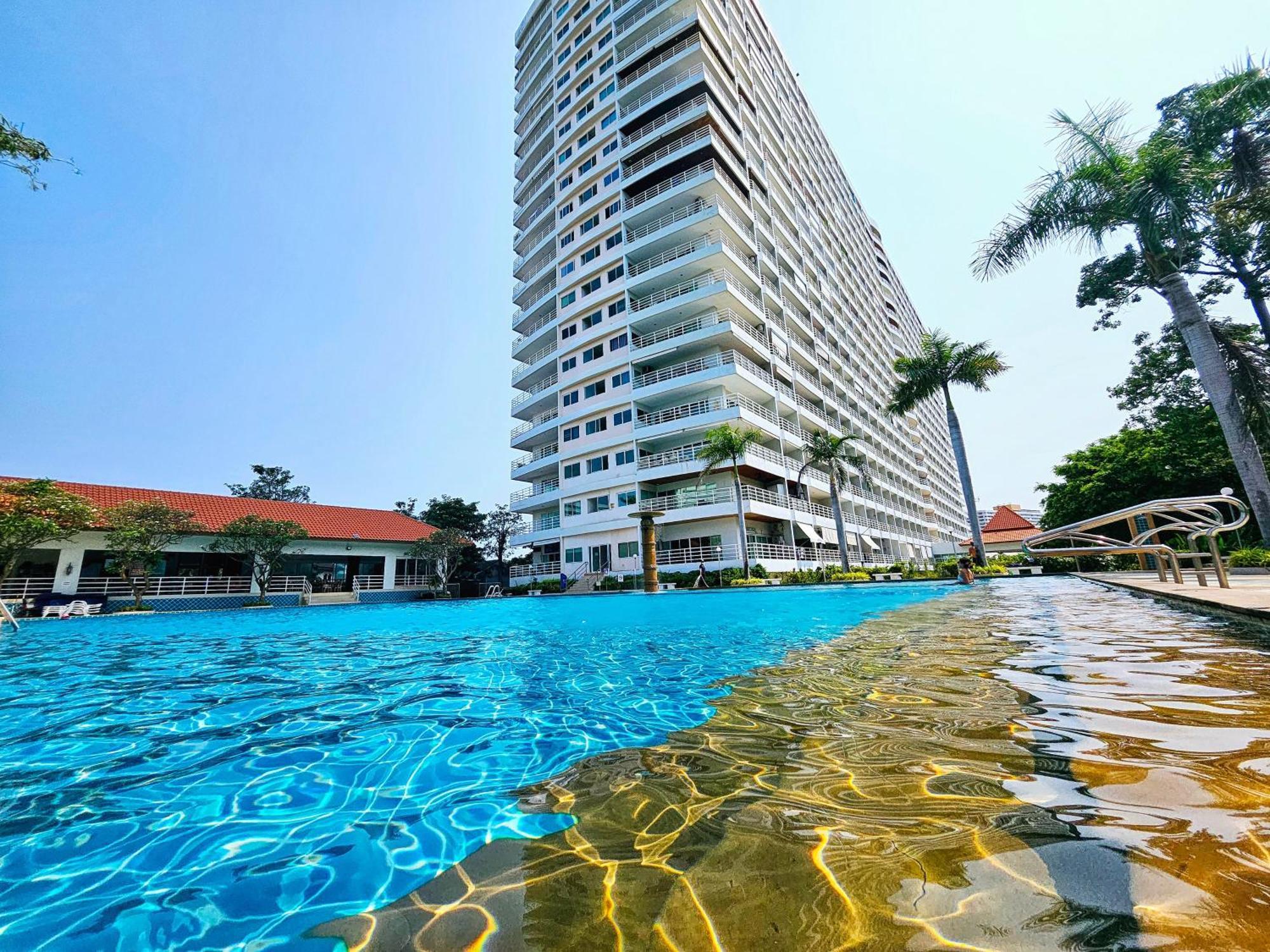 View Talay 5 Jomtien Beachfront Pattaya Eksteriør bilde
